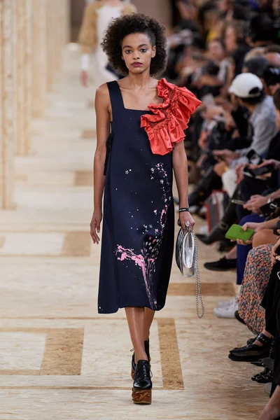 Look 19